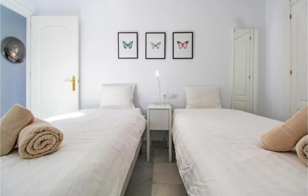 3 Bedroom Lovely Apartment In Nerja